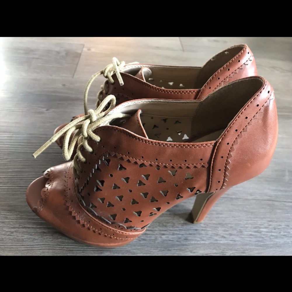 G by Guess Women's Brown Stiletto Size 6 Bootie